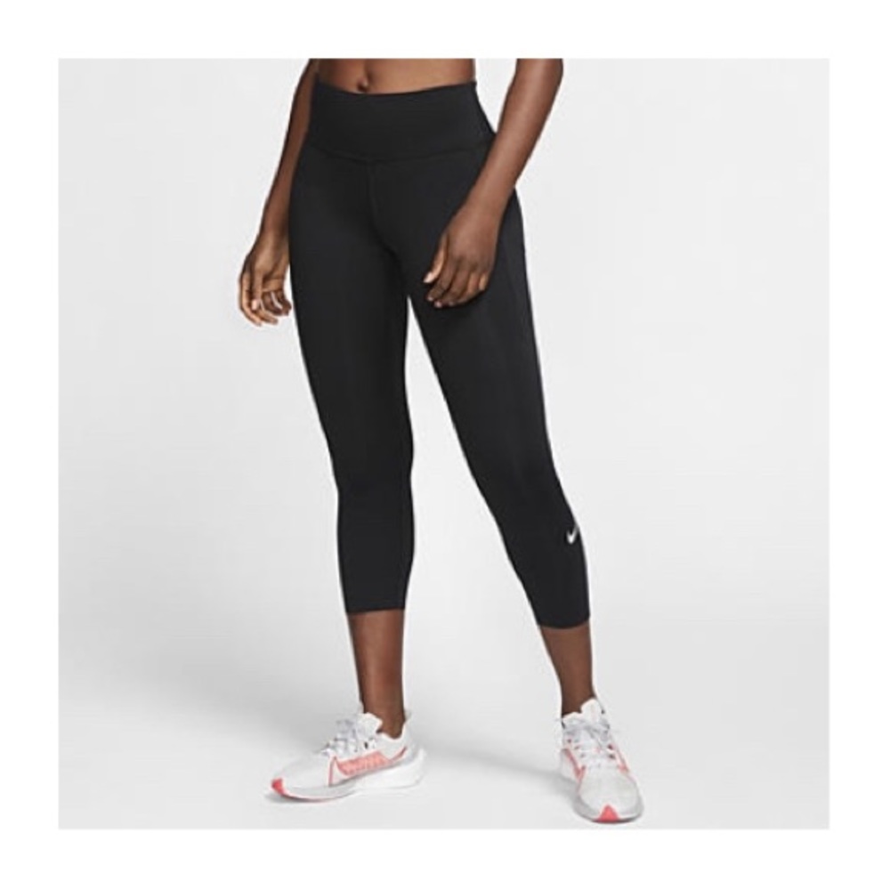 Nike NWT running capris